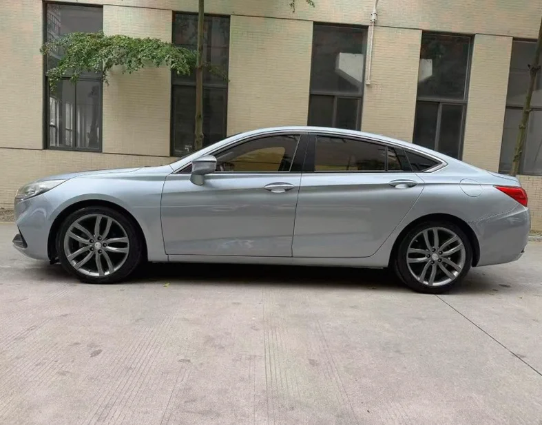 红旗H5 后面外观一