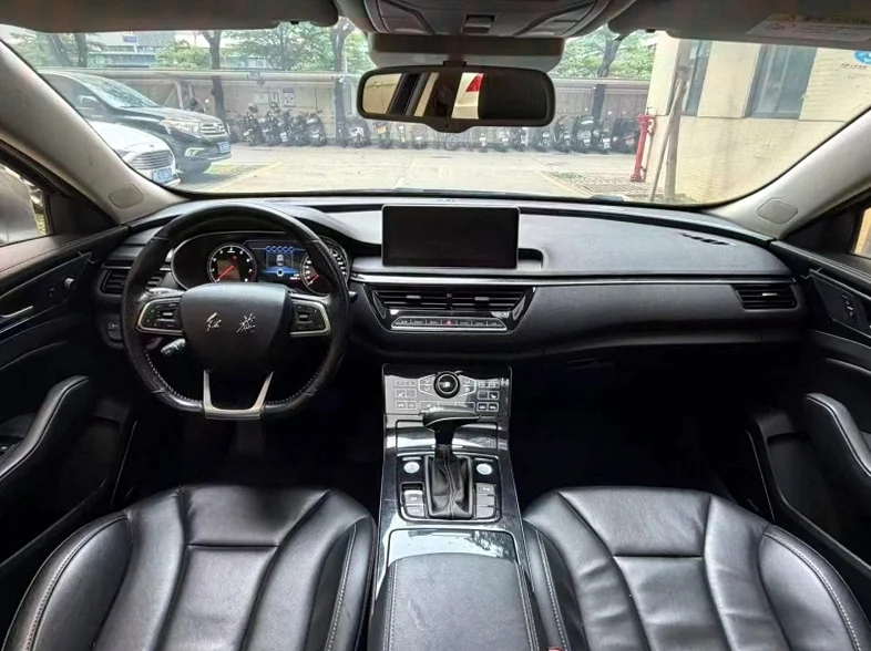 红旗H5 内饰后排