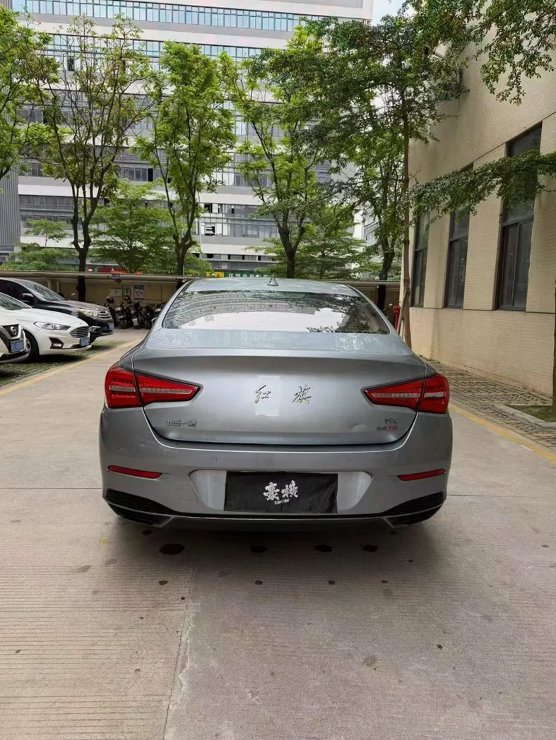 红旗H5 后面外观二