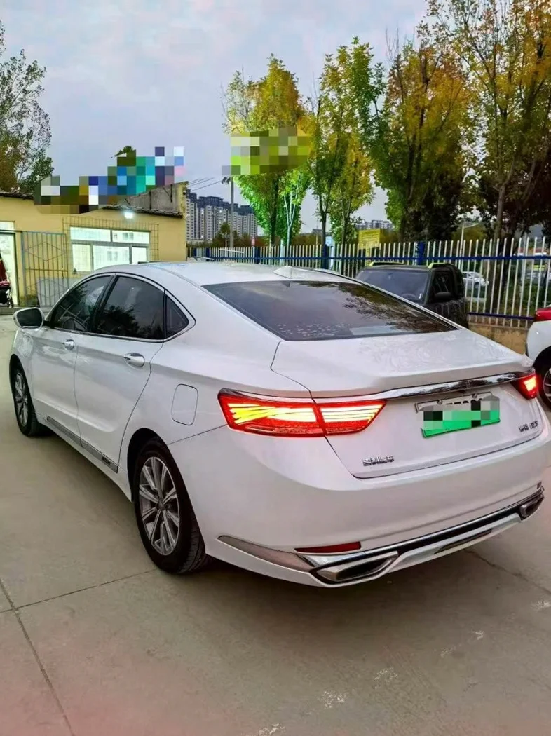 吉利博瑞 内饰后排