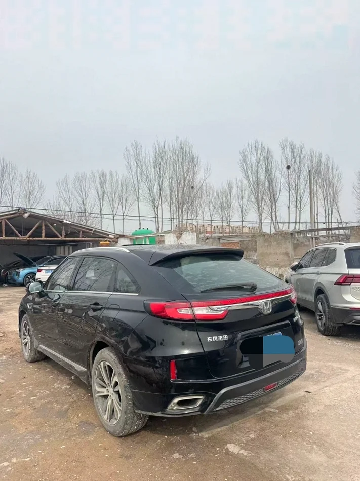 本田URV 正面外观三