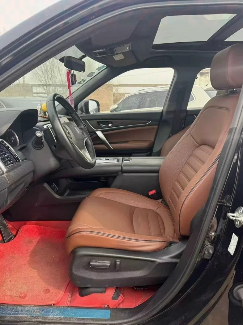 本田URV 内饰后排