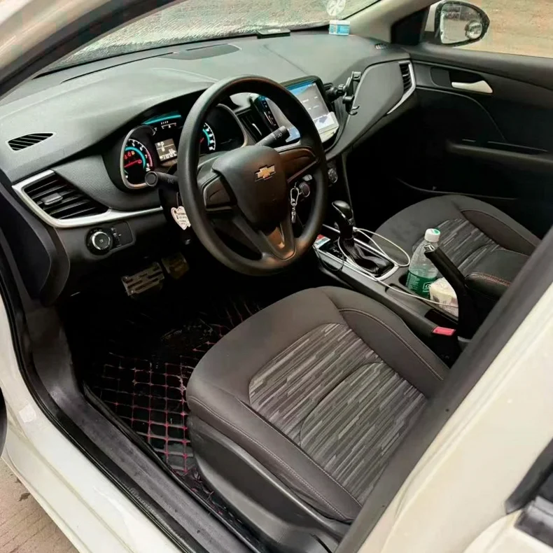 雪佛兰科沃兹 后面外观一