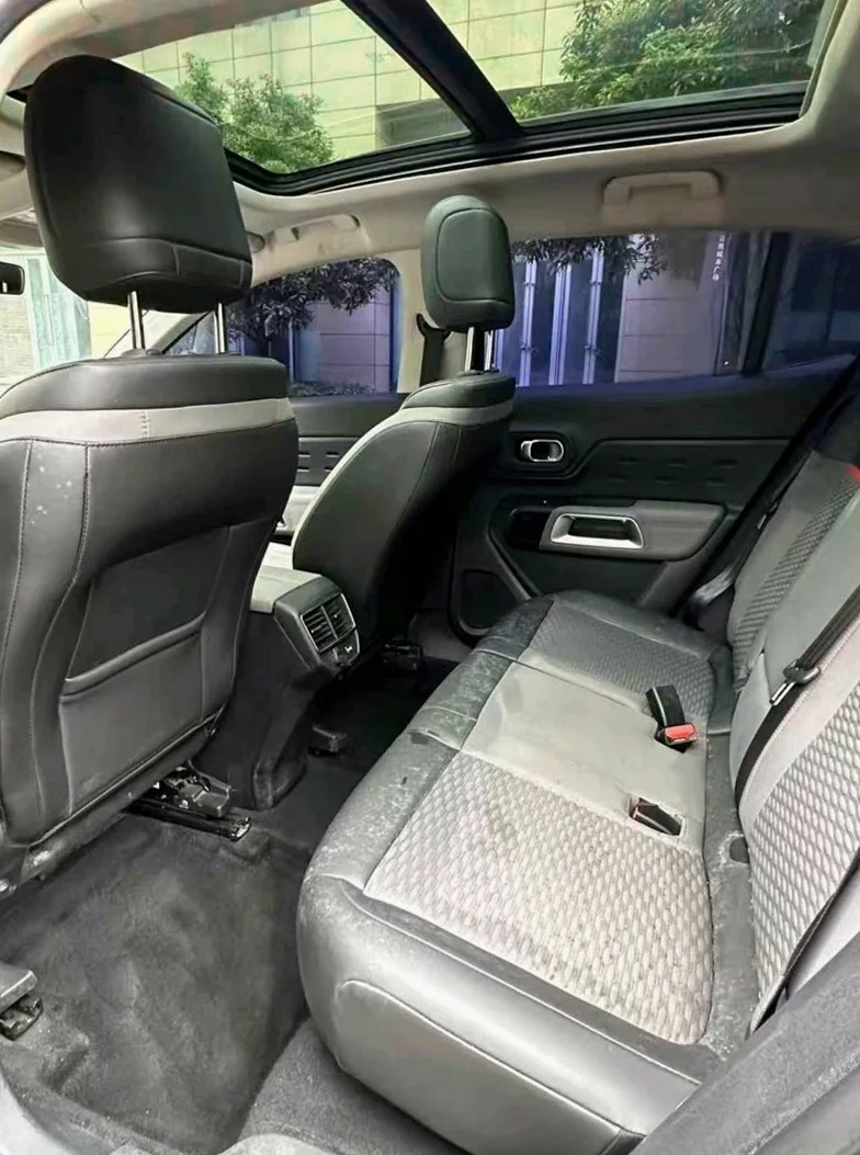 雪铁龙C5 后面外观二