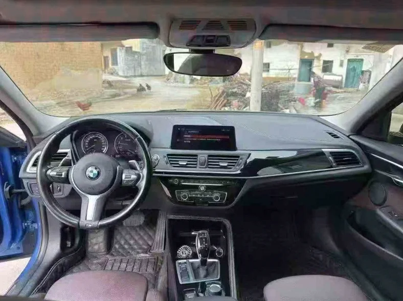 宝马1系 后面外观一