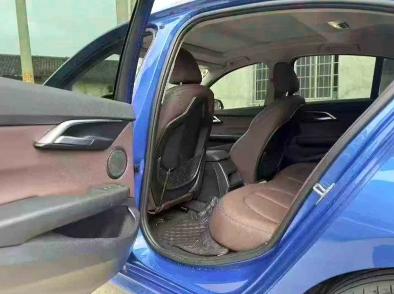 宝马1系 后面外观二