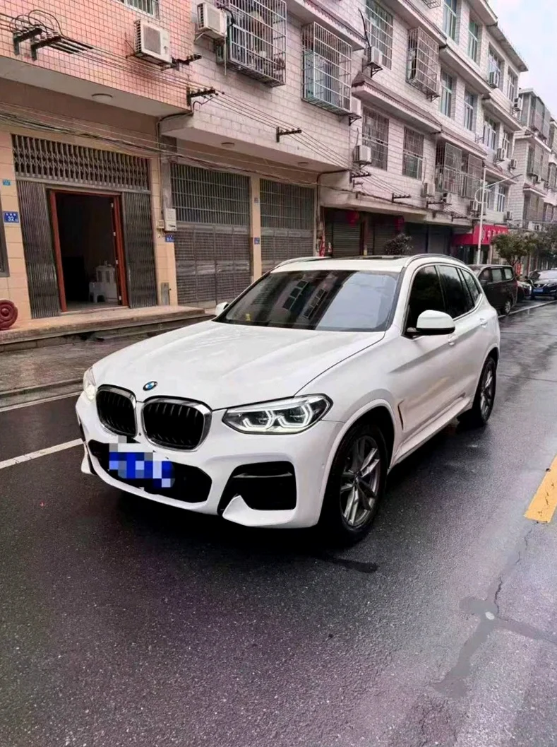 宝马X3 正面外观二