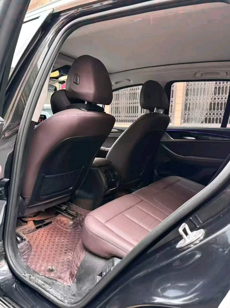 宝马X3 后面外观二