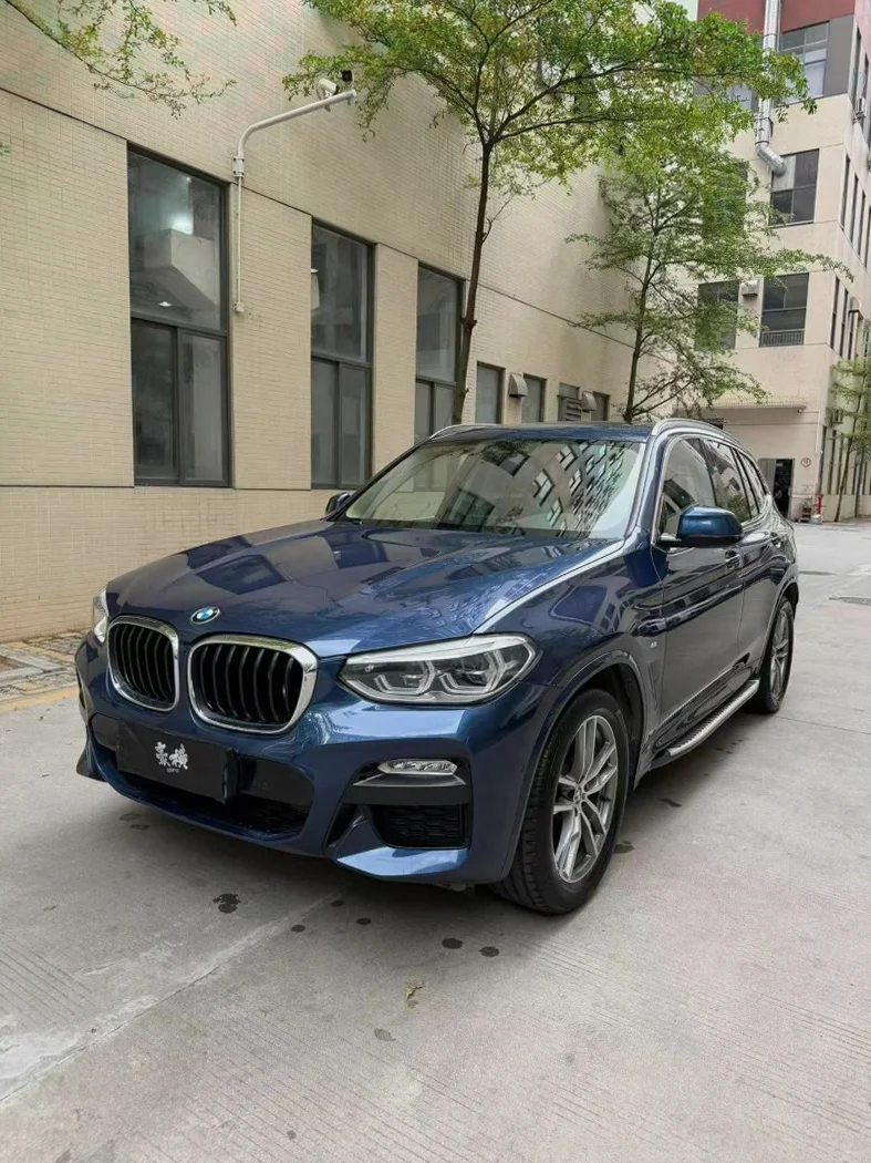 宝马X3 正面外观三