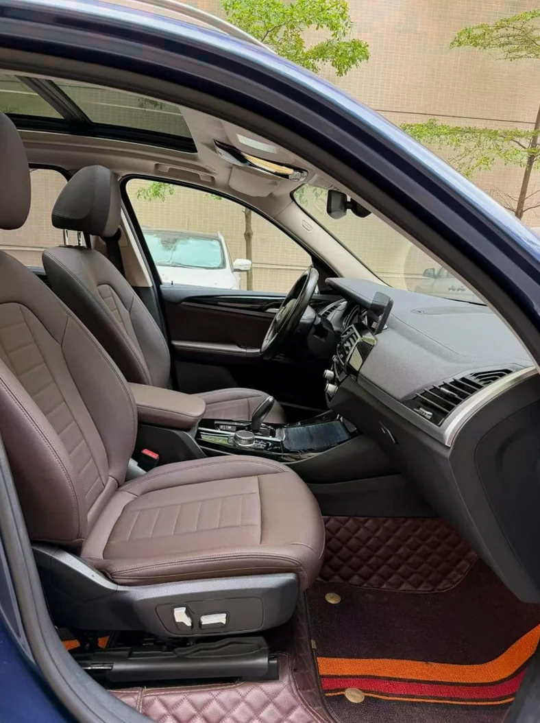 宝马X3 内饰后排