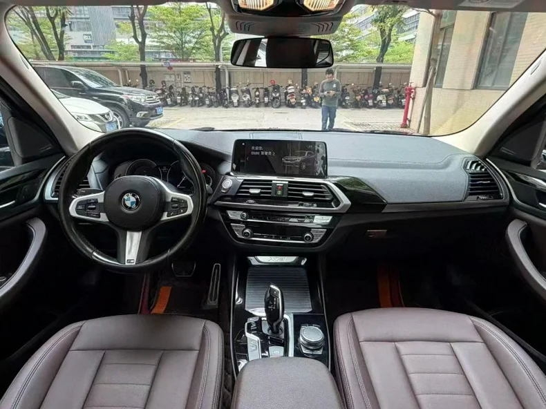 宝马X3 内饰前排