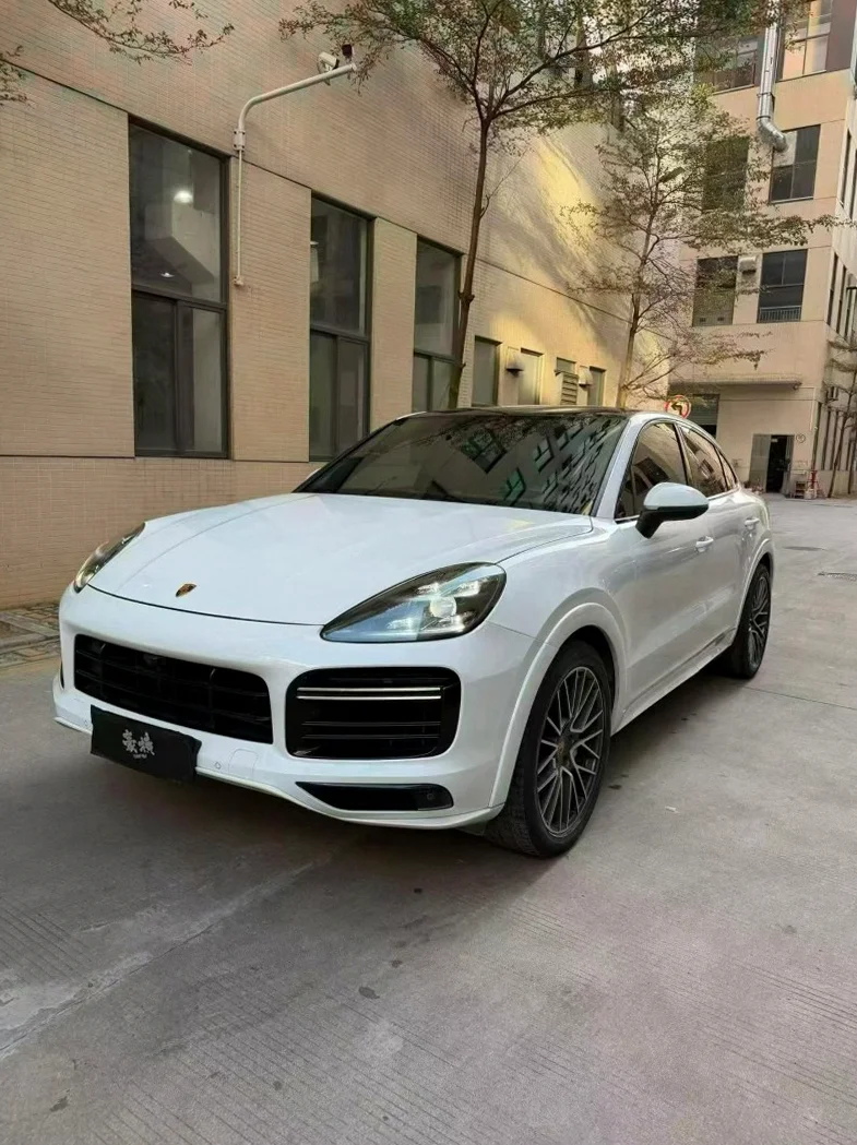 保时捷卡宴 后面外观一