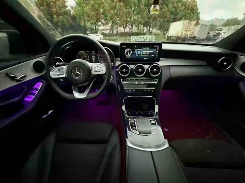 奔驰C 后面外观三