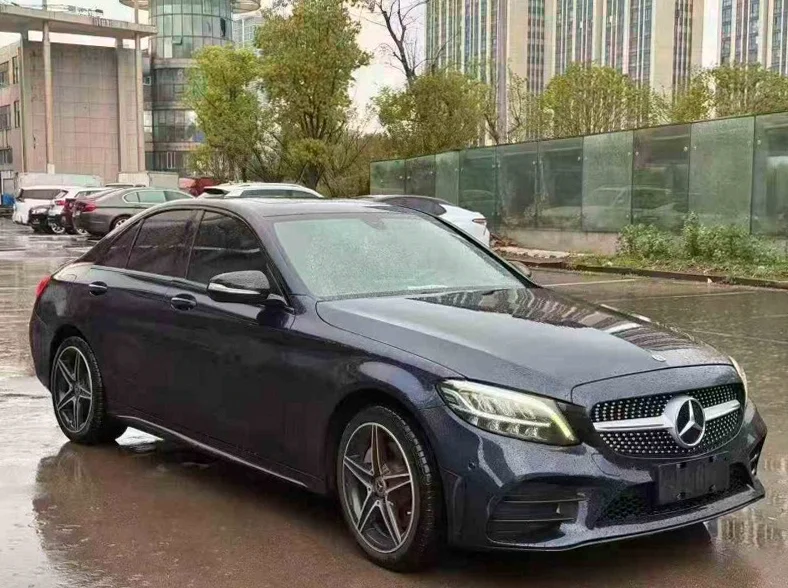 奔驰C 正面外观二