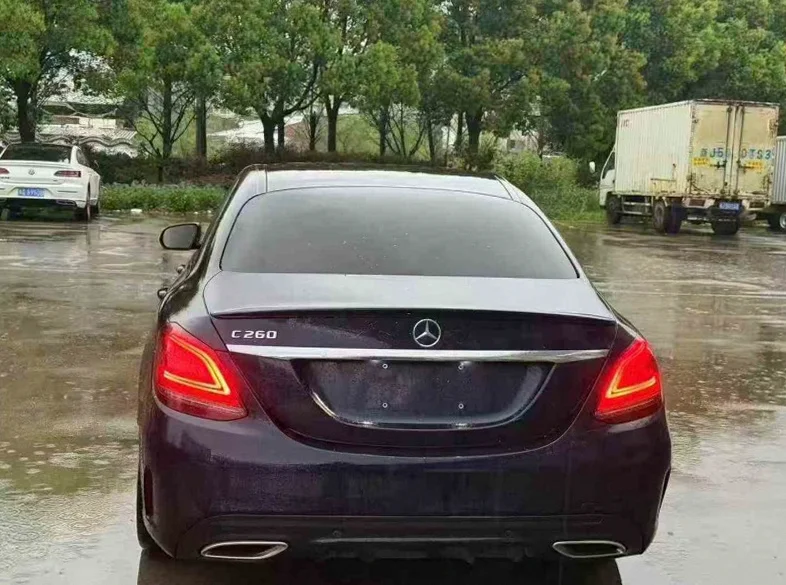 奔驰C 内饰后排