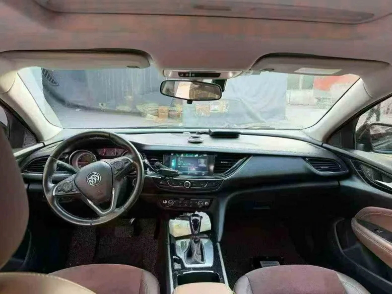 别克君威 后面外观一