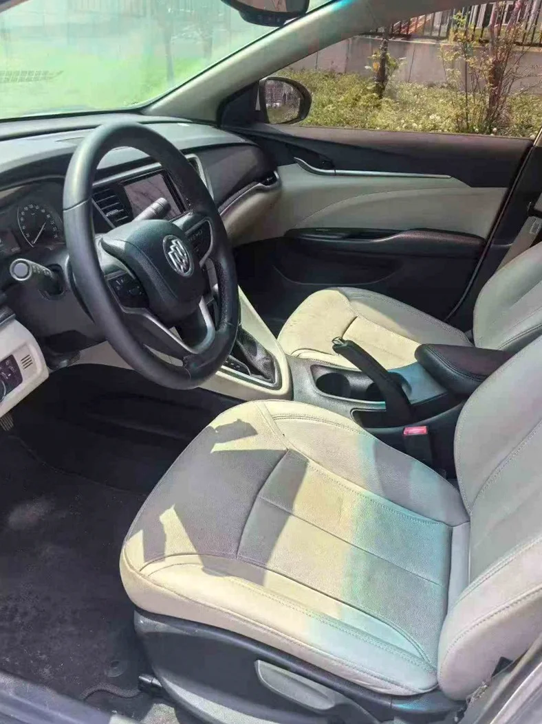 别克威朗 后面外观三