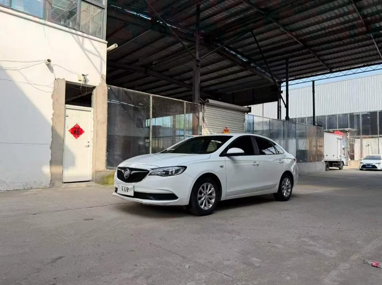 别克英朗 正面外观二