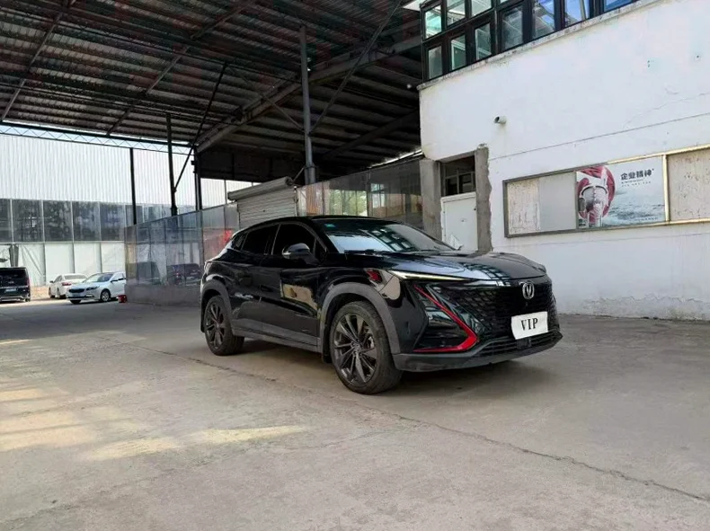 长安汽车UNI 正面外观三