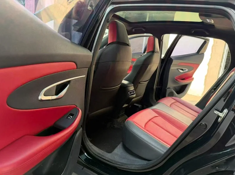 长安汽车UNI 内饰后排