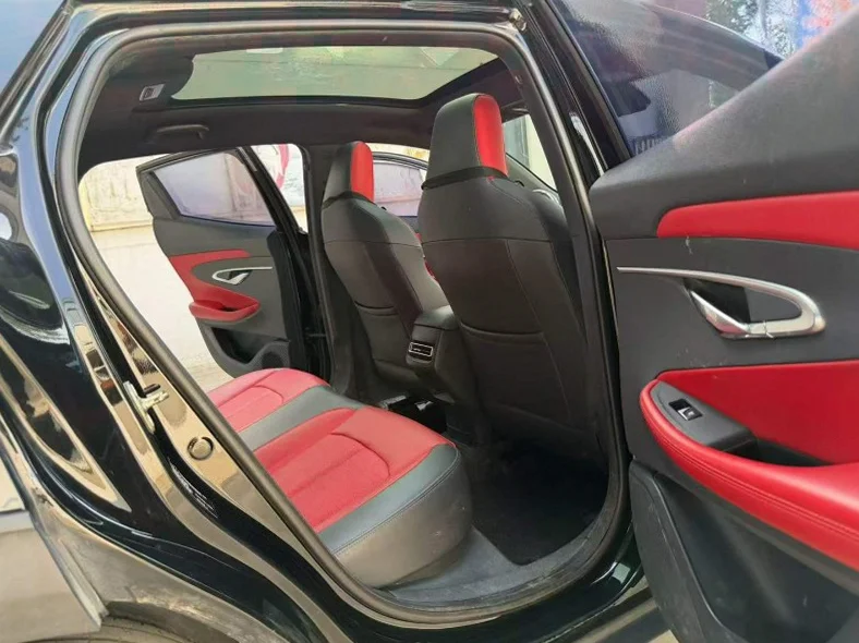 长安汽车UNI 内饰前排