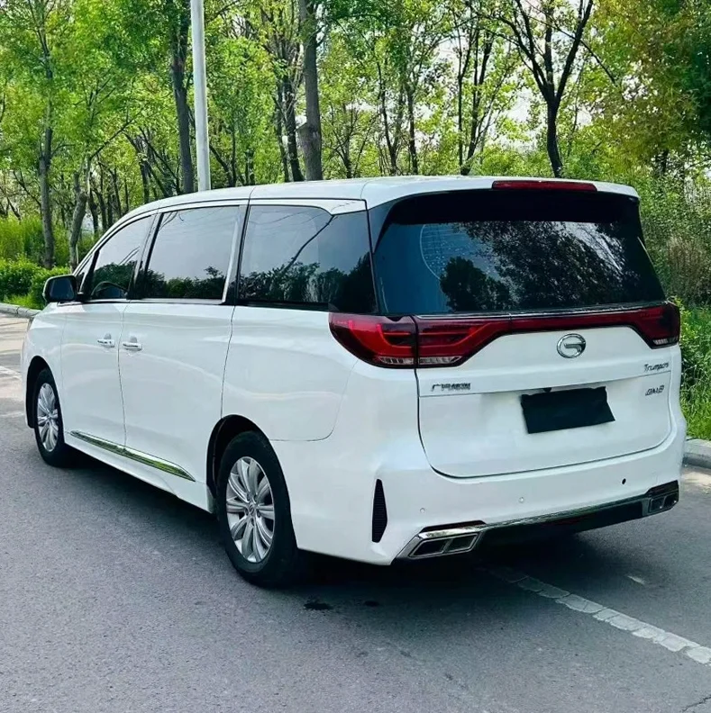 传祺M8 内饰前排