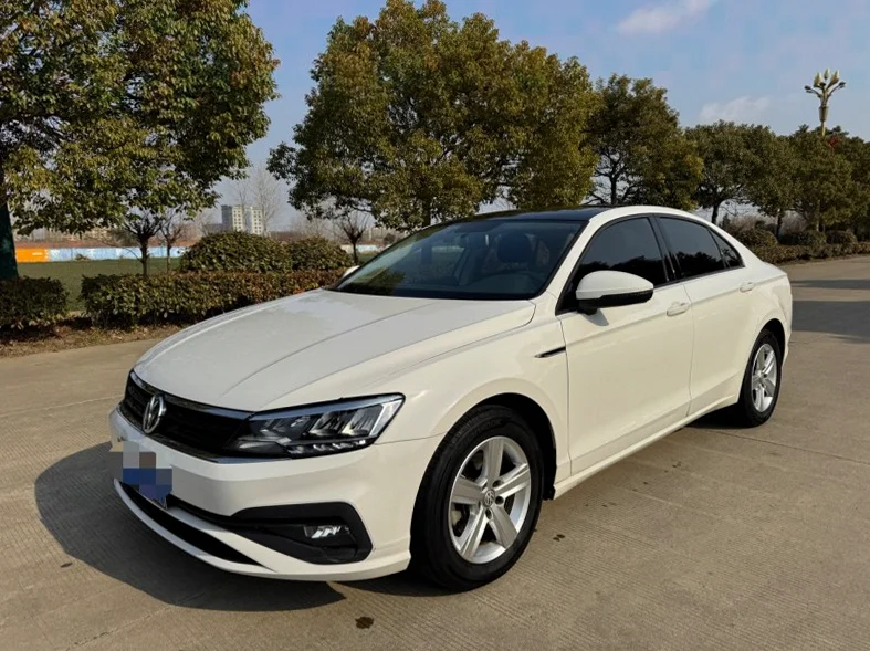 大众凌渡 正面外观二