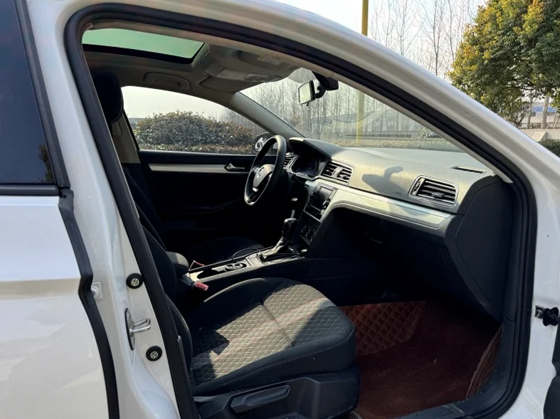 大众凌渡 内饰后排