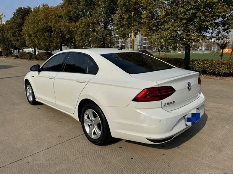 大众凌渡 后面外观二