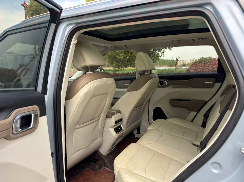 吉利icon 内饰前排