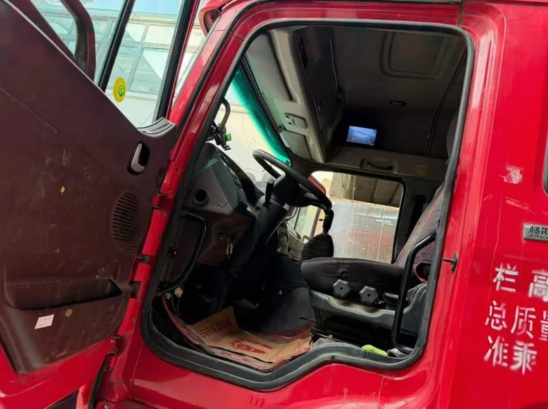 江淮戈尔法 后面外观一