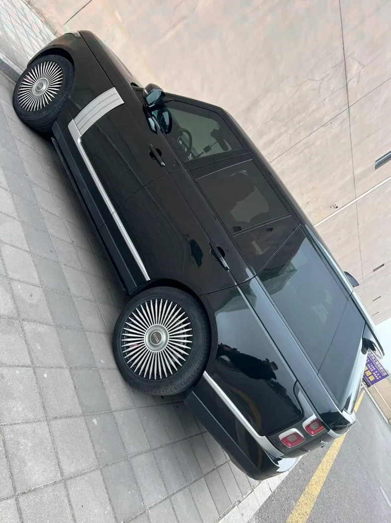 路虎揽胜行政 内饰后排