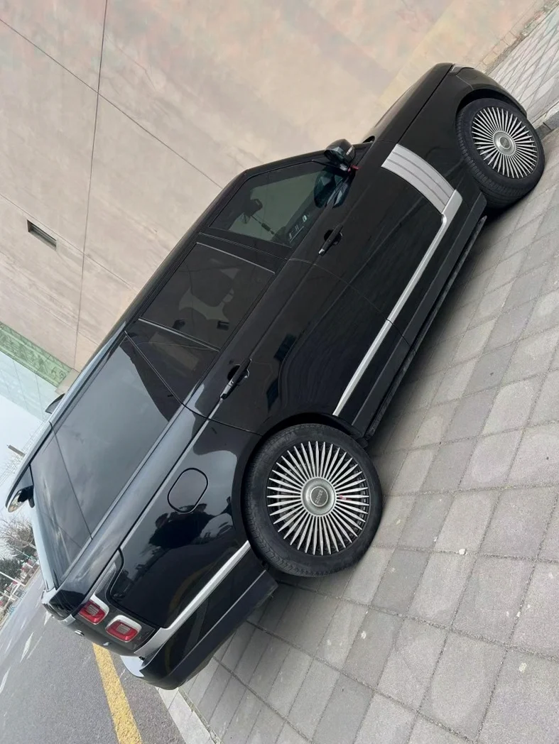 路虎揽胜行政 驾驶室