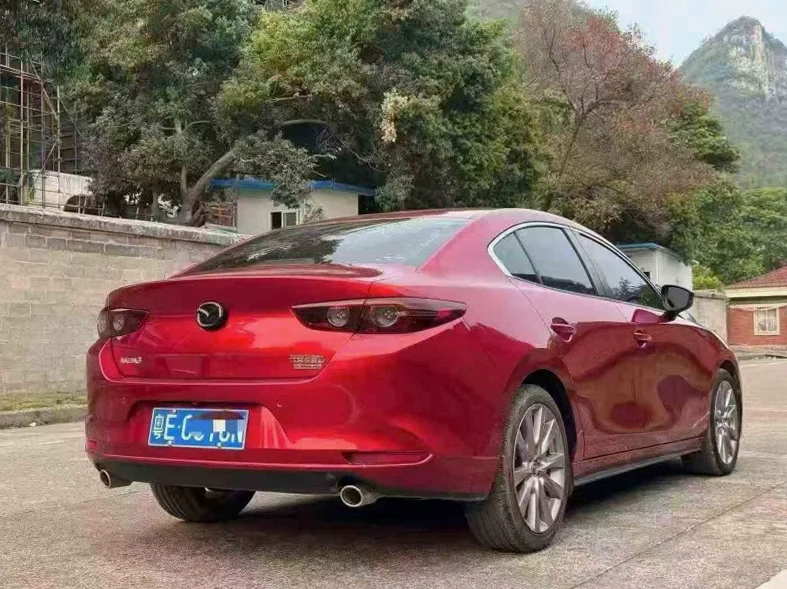 马自达昂克赛拉 驾驶室