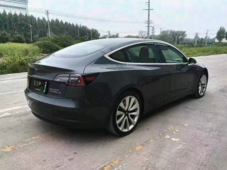 特斯拉MODEL 后面外观二