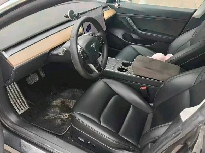 特斯拉MODEL 内饰后排