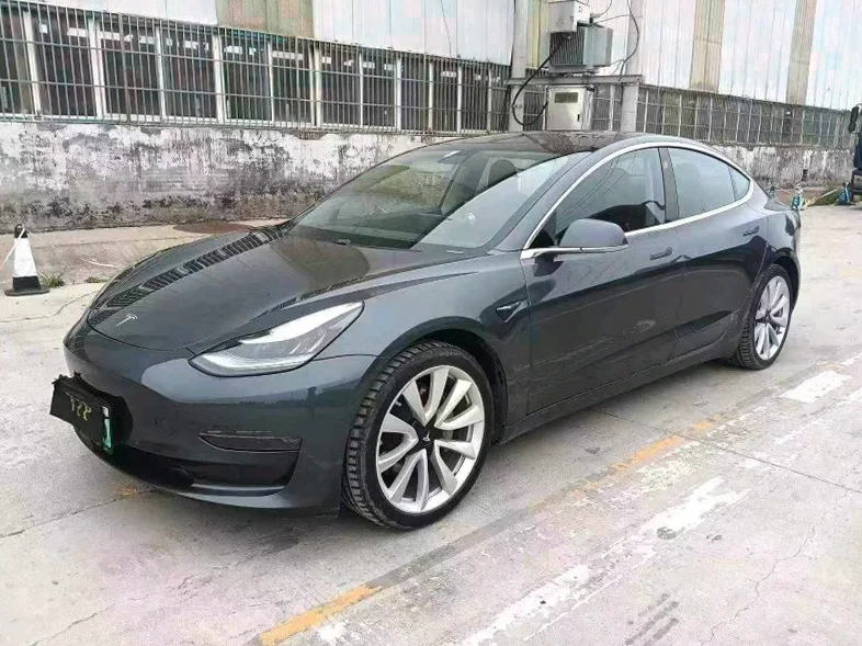 特斯拉MODEL 正面外观三