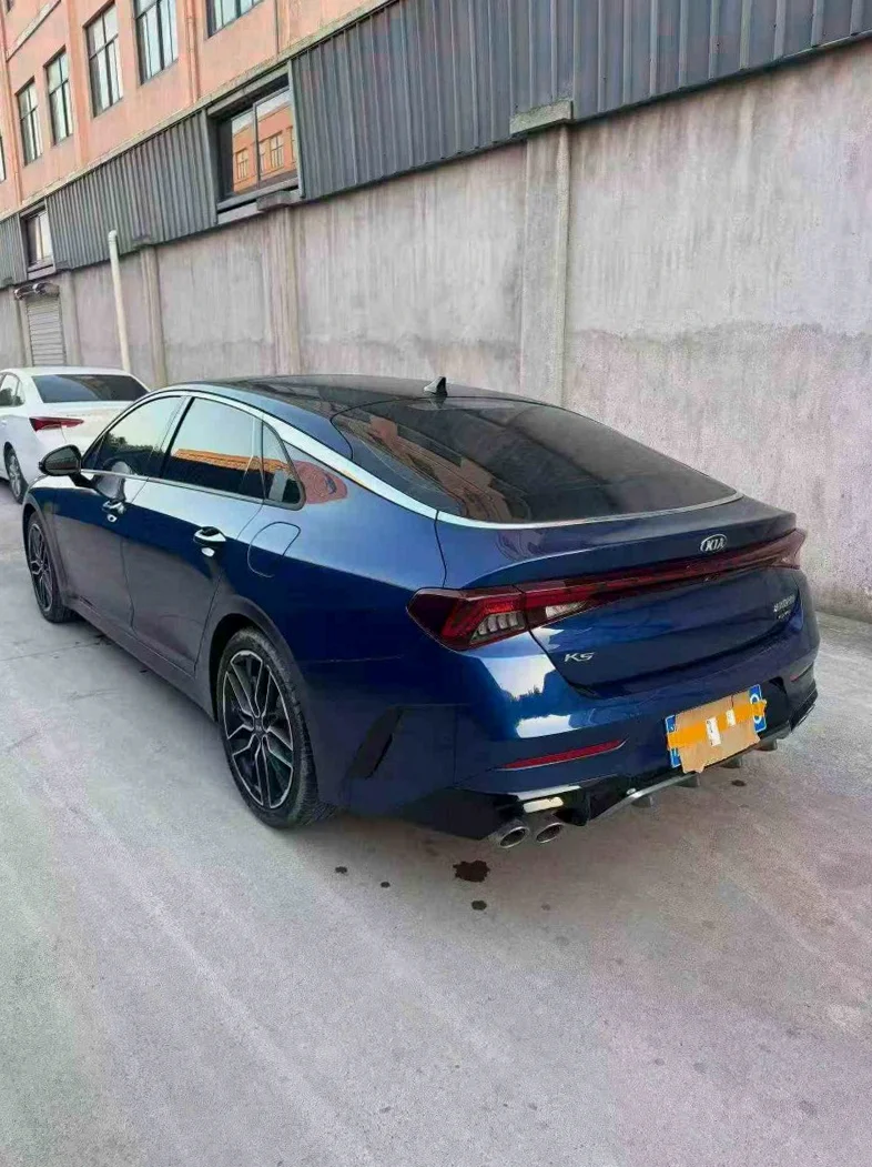 起亚K5 后面外观三