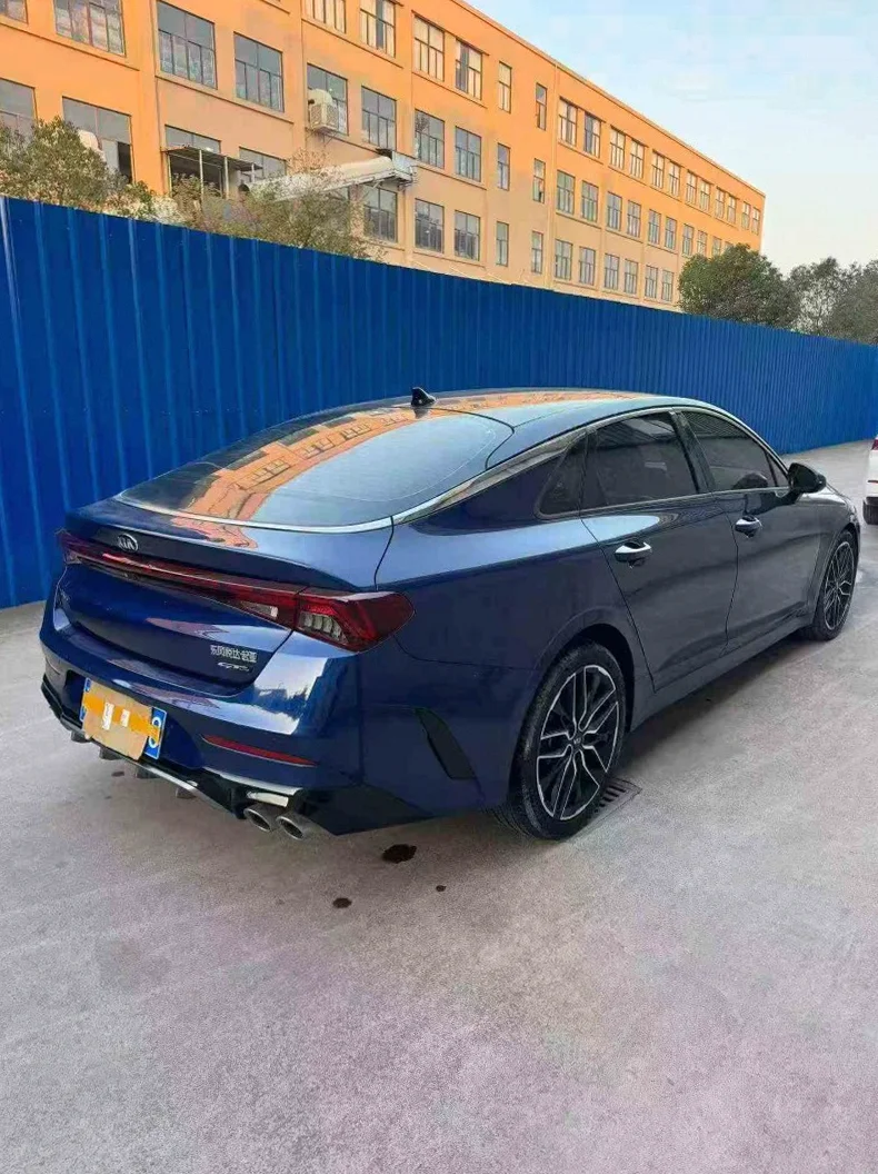 起亚K5 内饰前排