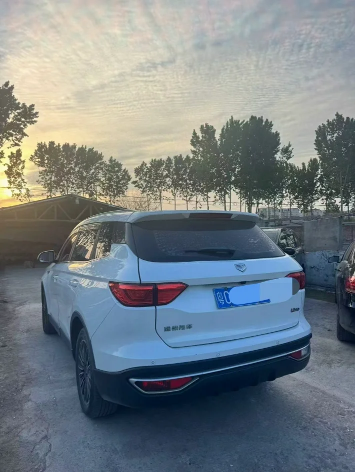 潍柴汽车U70 正面外观二