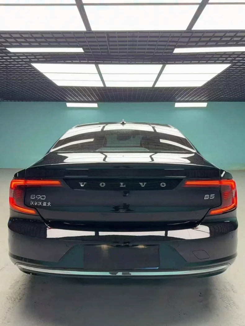 沃尔沃S90 内饰后排