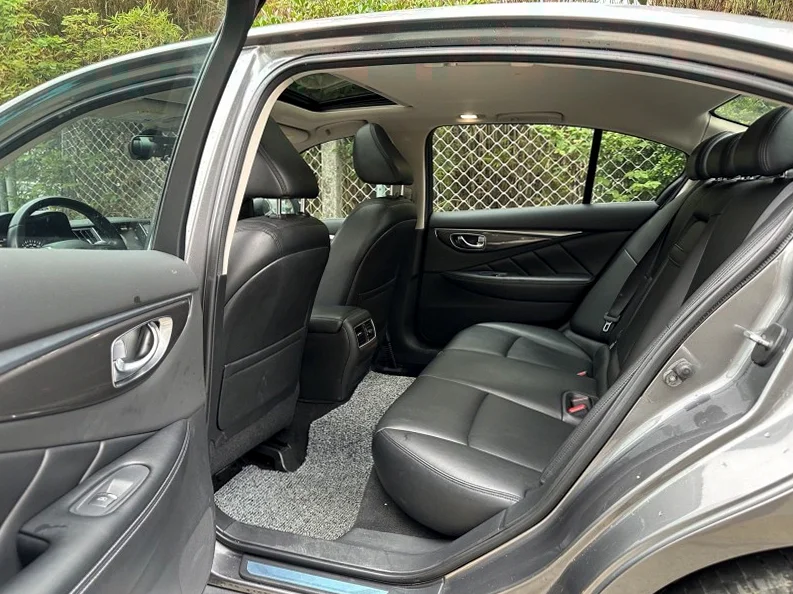 英菲尼迪Q50L 后面外观二