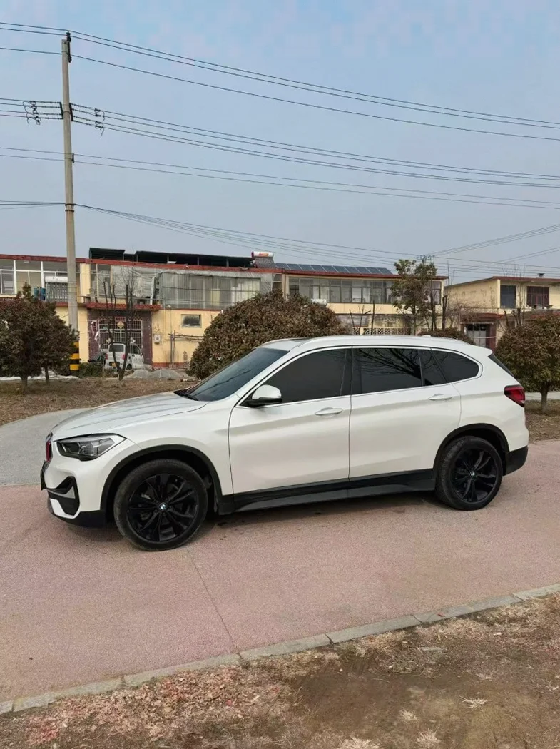 X1宝马 正面外观二