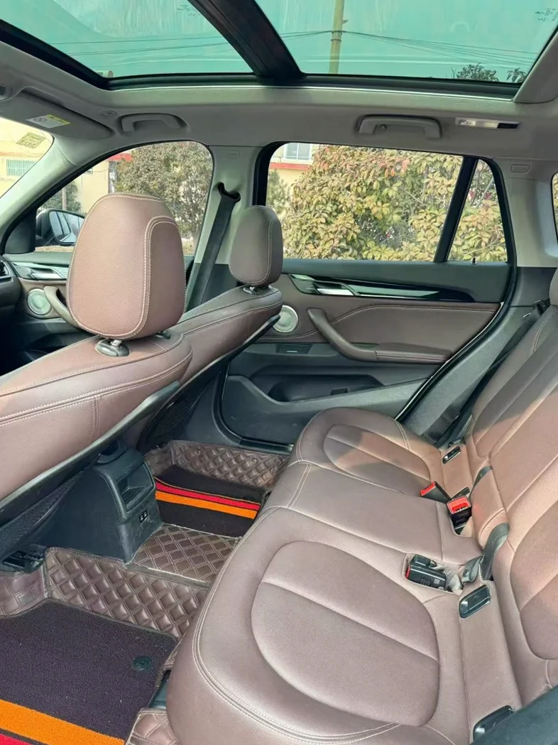 X1宝马 后面外观三