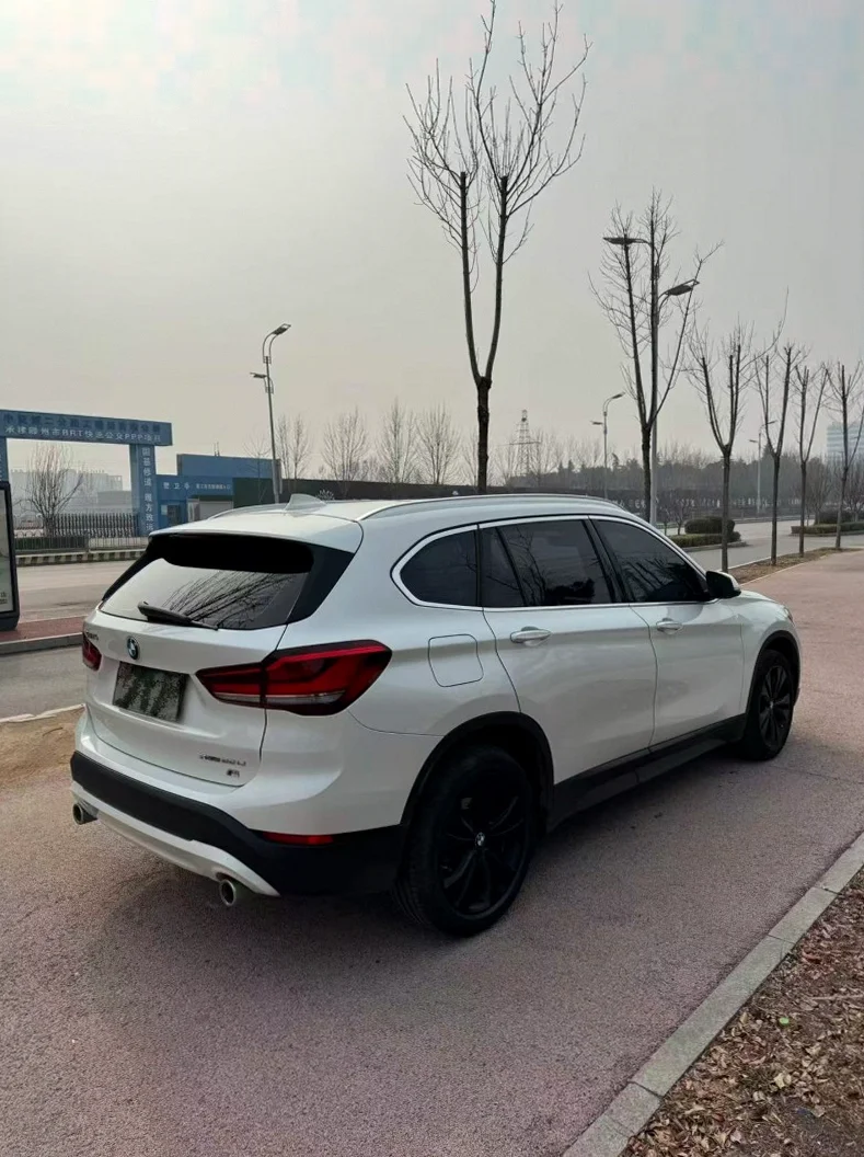 X1宝马 后面外观二