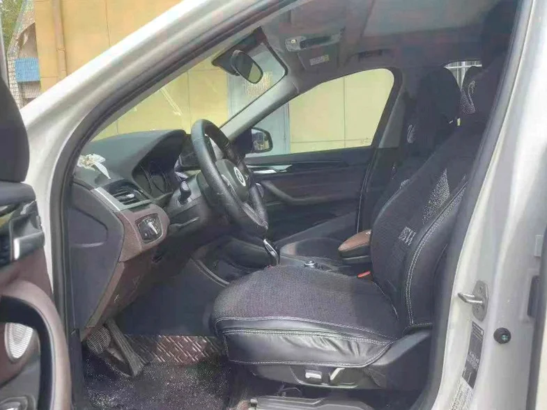 X1宝马 内饰后排