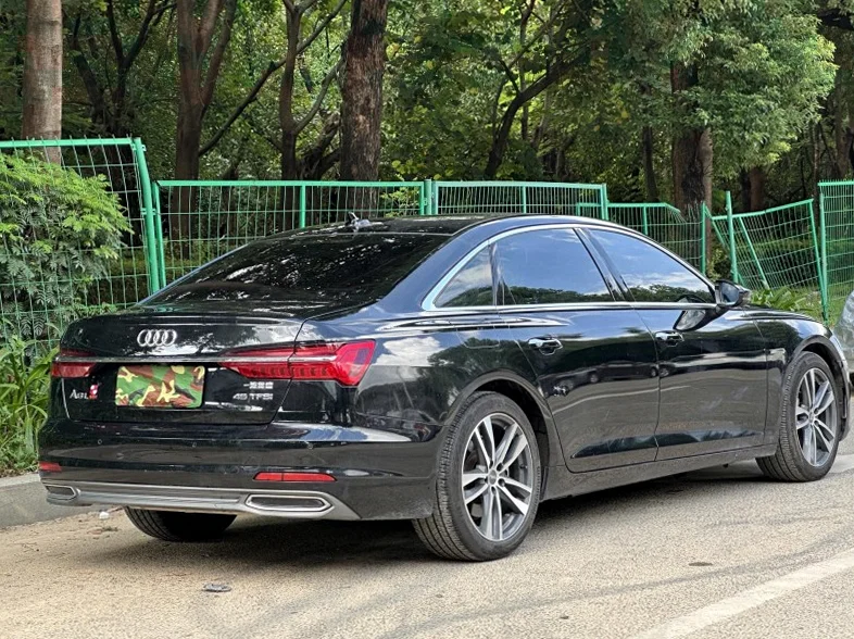 奥迪A6L 内饰后排