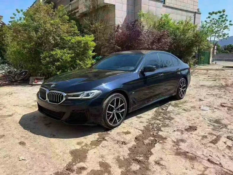 宝马5系 正面外观三