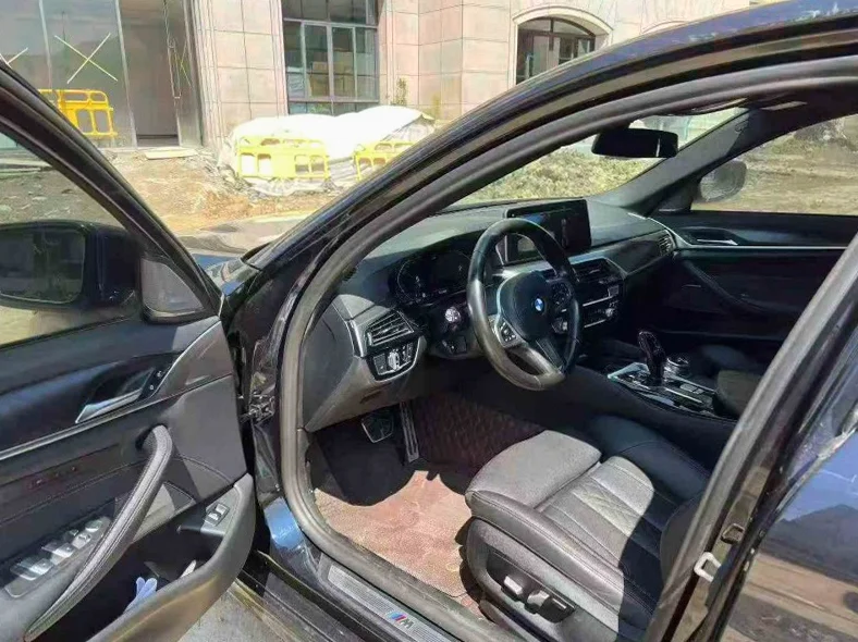 宝马5系 后面外观三