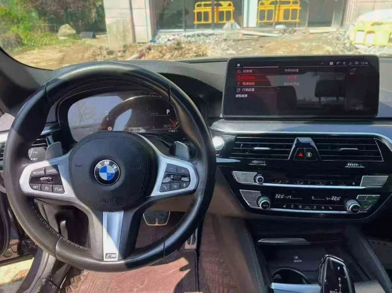 宝马5系 后面外观一